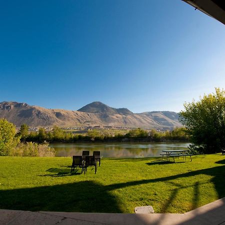 Riverland Inn & Suites Kamloops Zewnętrze zdjęcie