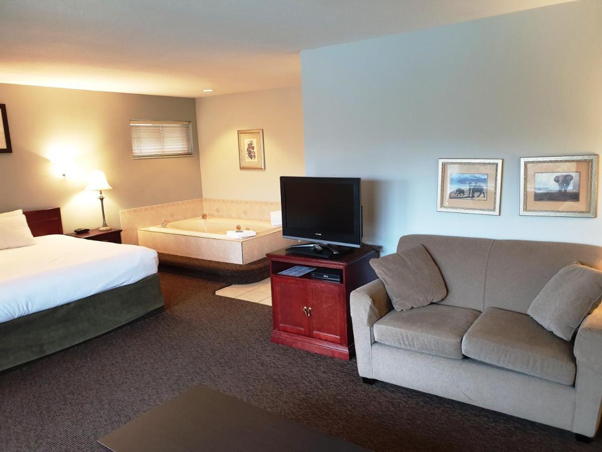 Riverland Inn & Suites Kamloops Zewnętrze zdjęcie
