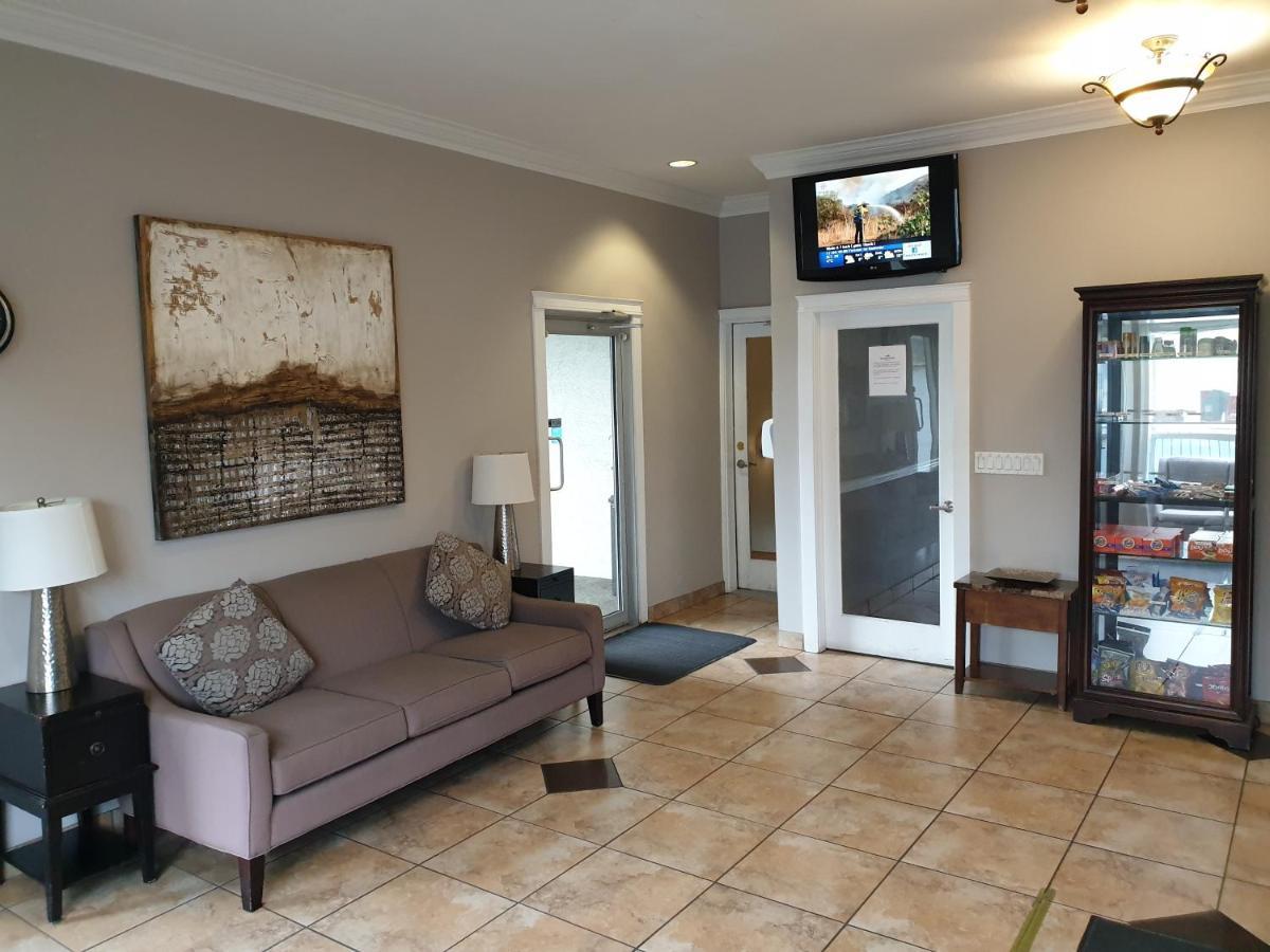 Riverland Inn & Suites Kamloops Zewnętrze zdjęcie