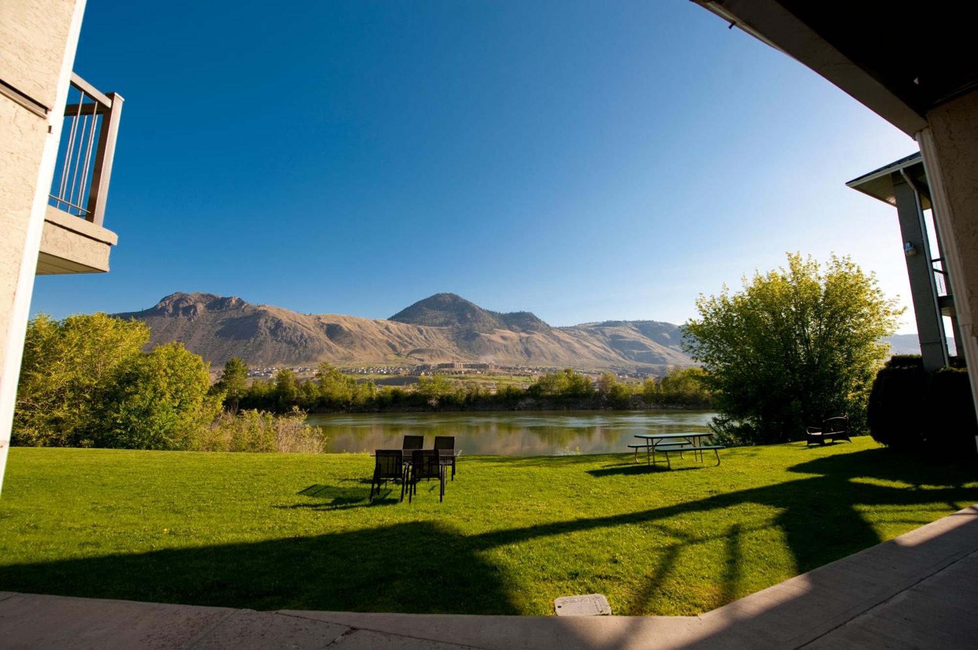 Riverland Inn & Suites Kamloops Zewnętrze zdjęcie