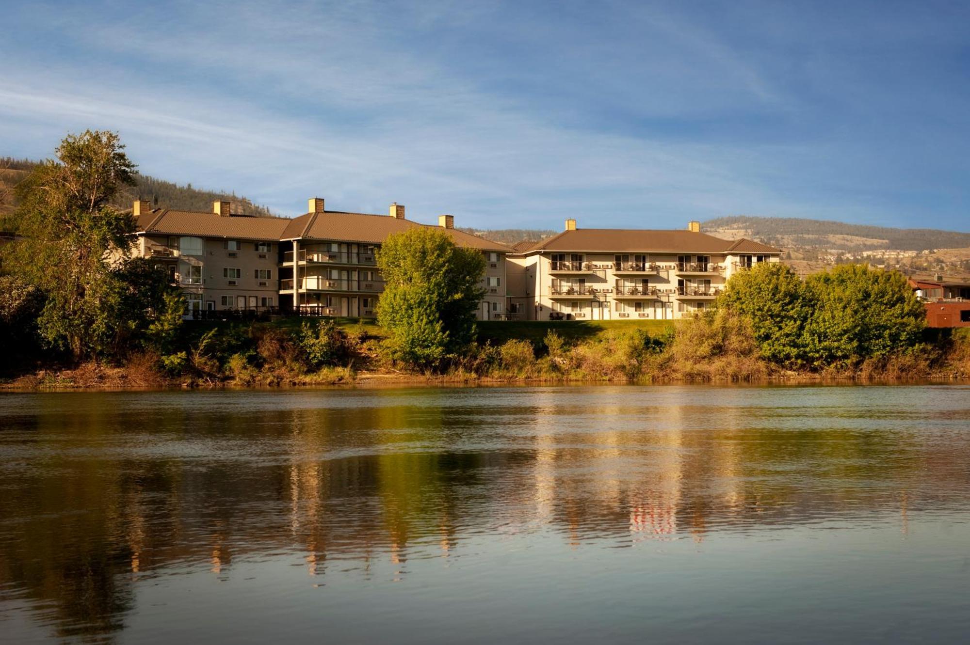 Riverland Inn & Suites Kamloops Zewnętrze zdjęcie