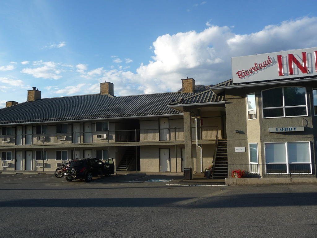 Riverland Inn & Suites Kamloops Zewnętrze zdjęcie